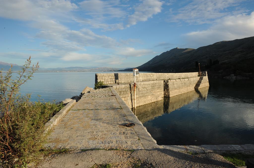 Holiday Home Skadar Lake Arbnes Habitación foto